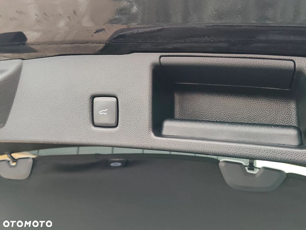 Ford Kuga 2.0 EcoBlue 4x4 TITANIUM X - 35