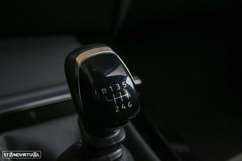 Opel Astra 1.2 T GS Line S/S - 19