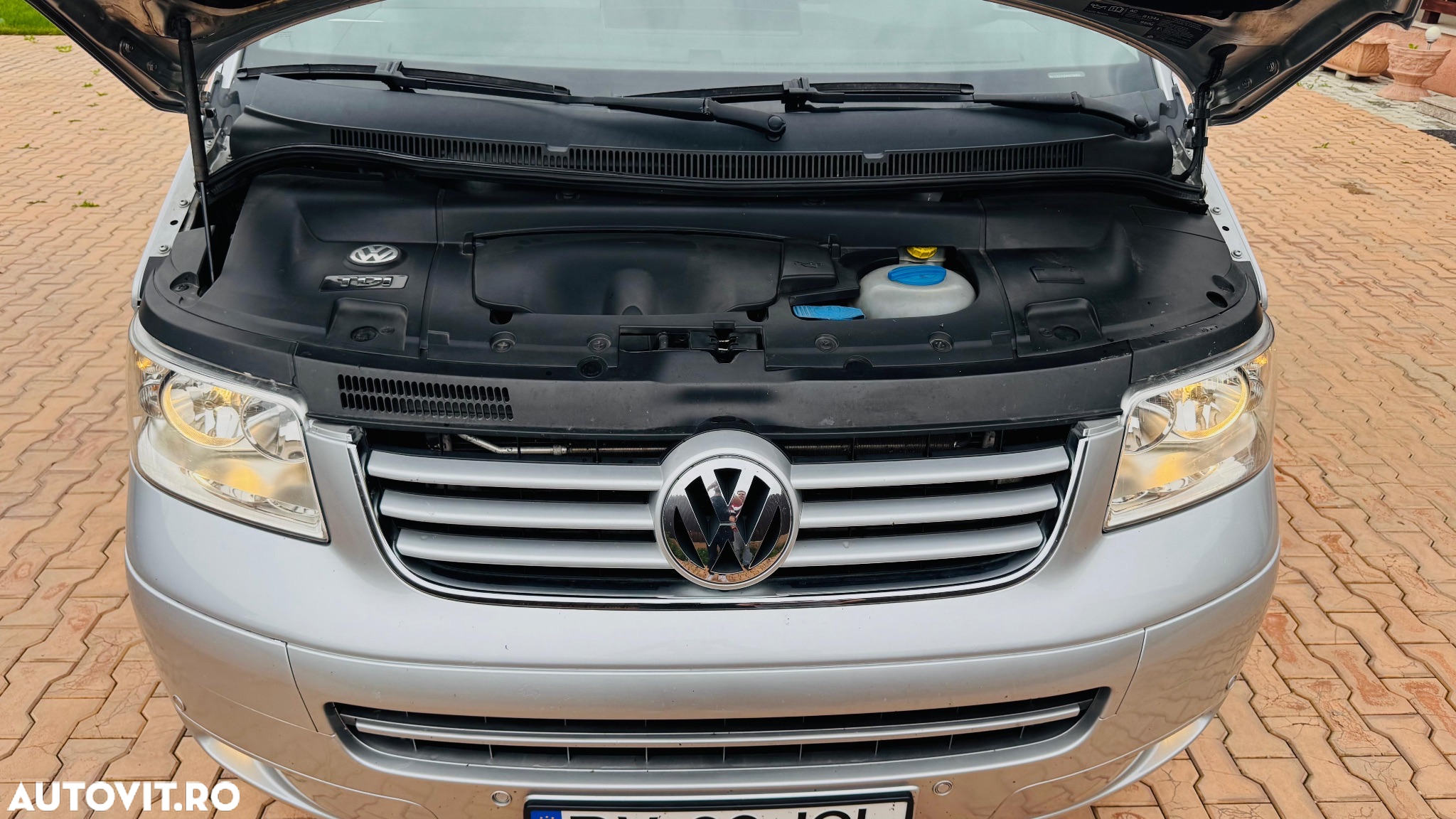 Volkswagen Multivan - 13