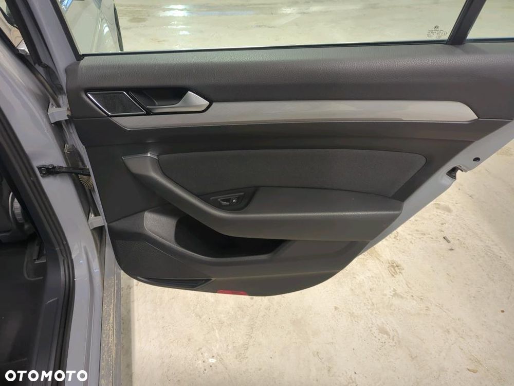 Volkswagen Passat 1.5 TSI EVO Business - 21