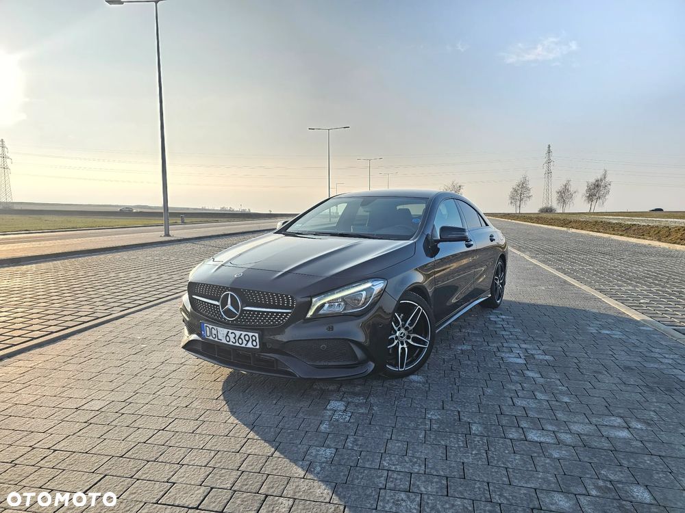 Mercedes-Benz CLA 200 7G-DCT AMG Line - 10