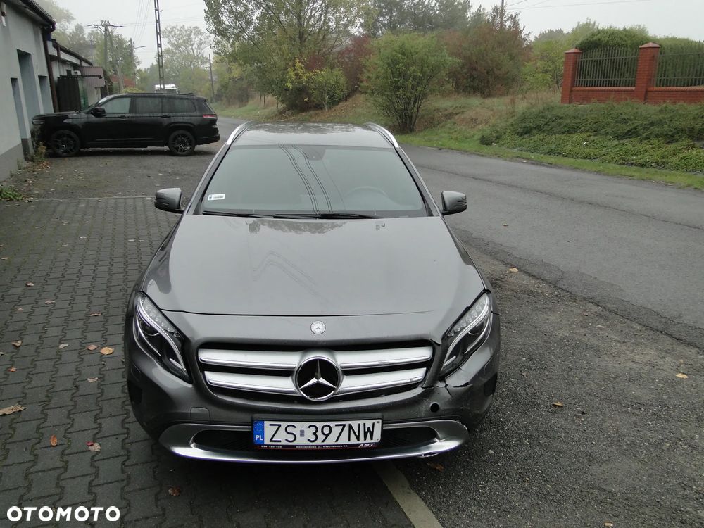 Mercedes-Benz GLA 250 4-Matic - 8