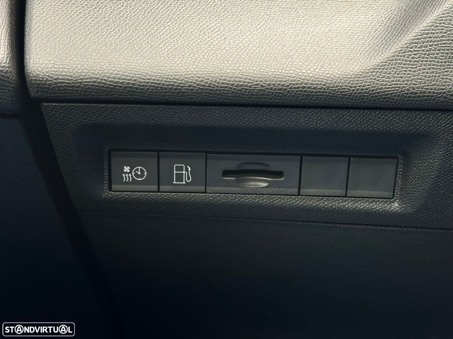 Peugeot 308 1.6 Hybrid GT e-EAT8 - 25