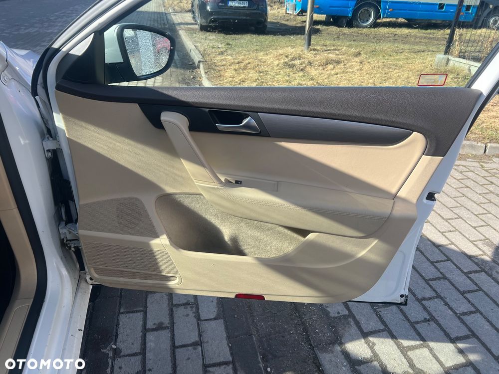 Volkswagen Passat 2.0 TDI BlueMotion Technology Highline - 14