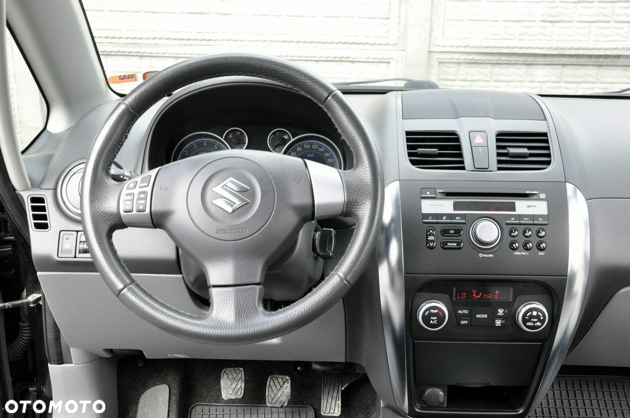Suzuki SX4 1.6 Premium - 35