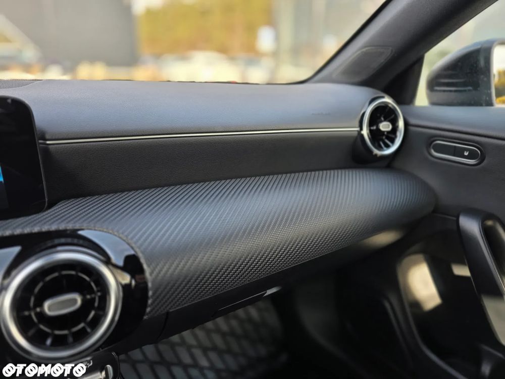 Mercedes-Benz CLA 180 d Progressive 8G-DCT - 26