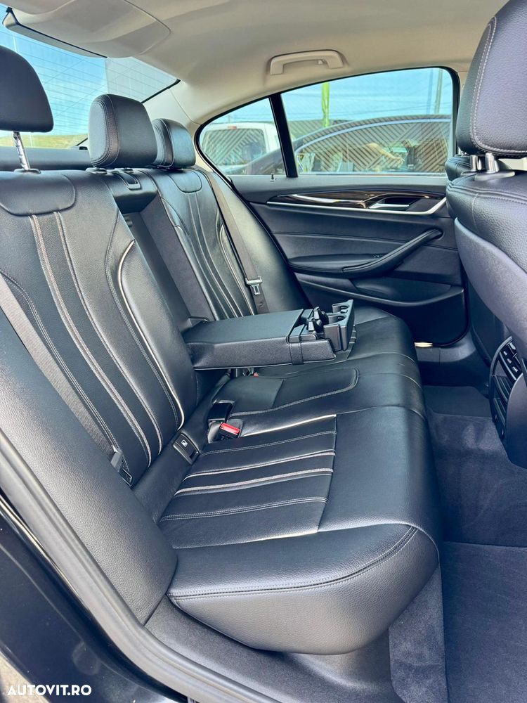 BMW Seria 5 520d xDrive Aut. Luxury Line - 7