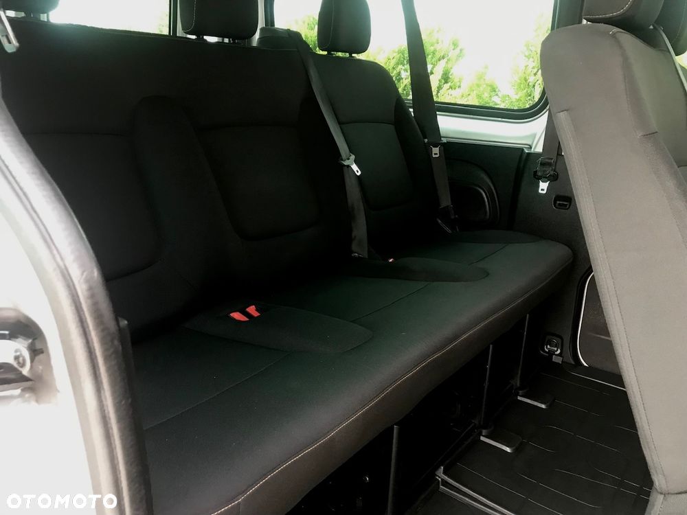 Renault Trafic Grand 1.6 dCi - 23