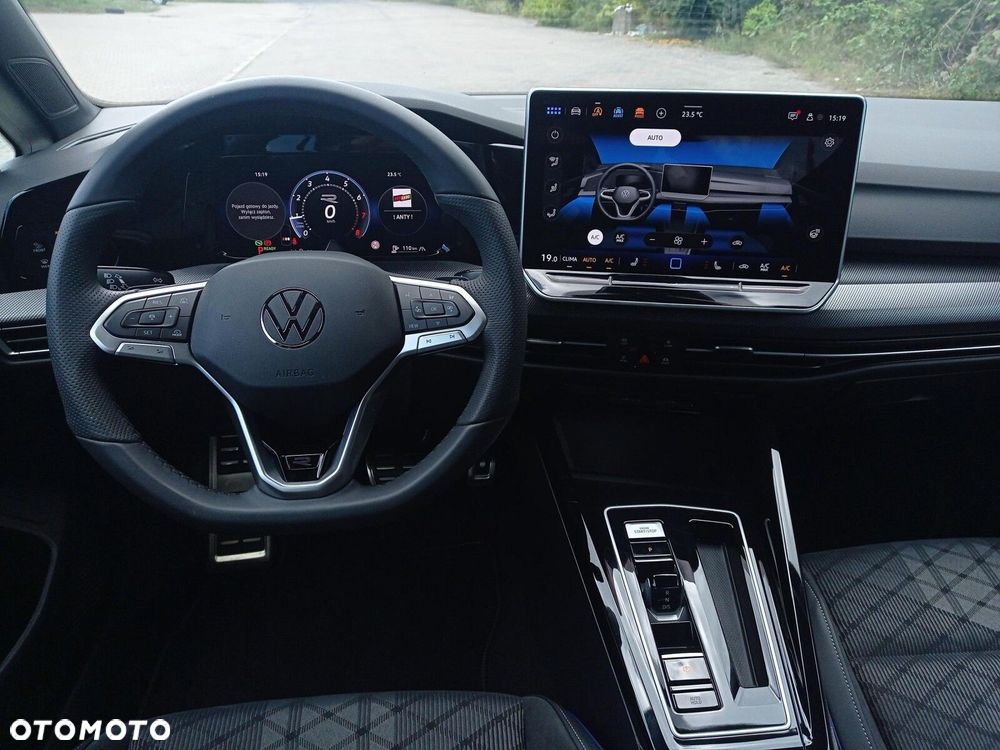 Volkswagen Golf - 22