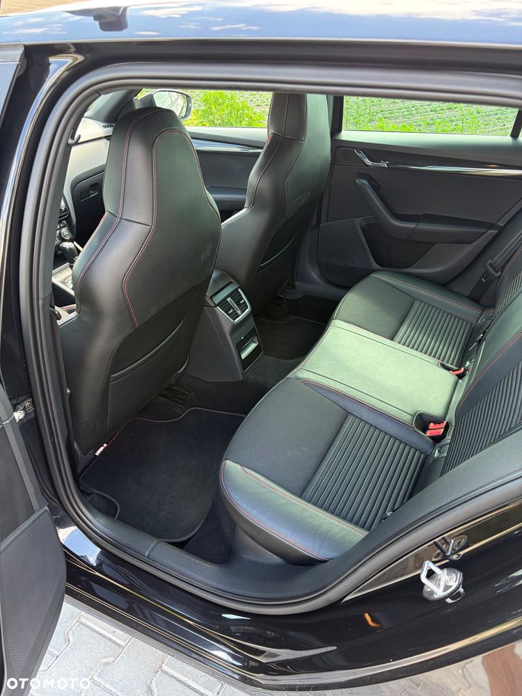 Skoda Octavia 2.0 TDI RS DSG - 34