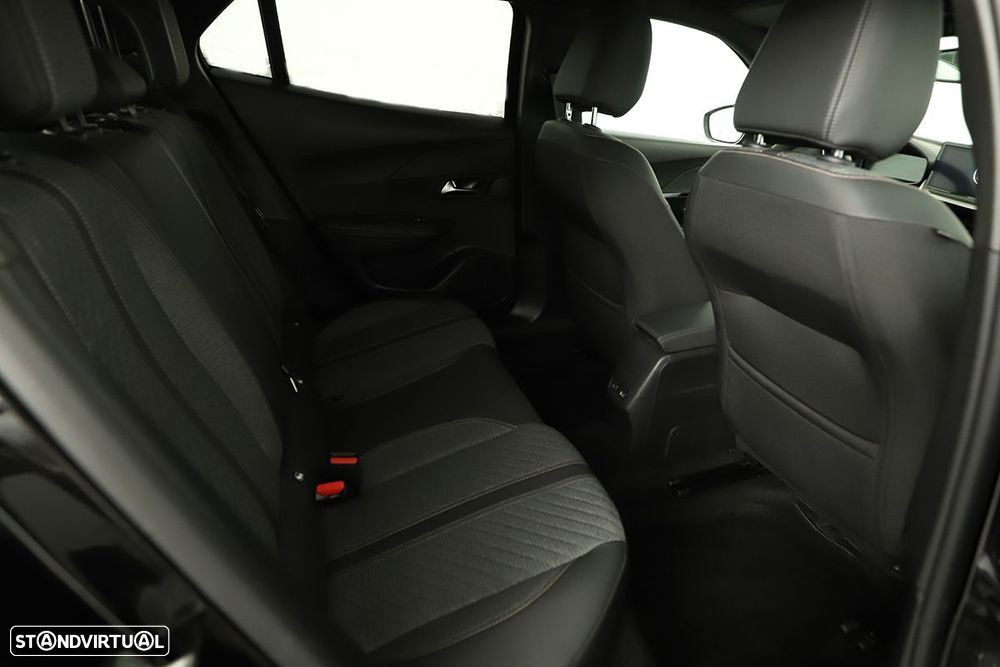 Peugeot 2008 1.2 PureTech Allure - 22
