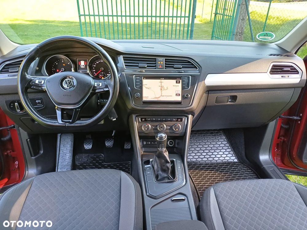 Volkswagen Tiguan - 12