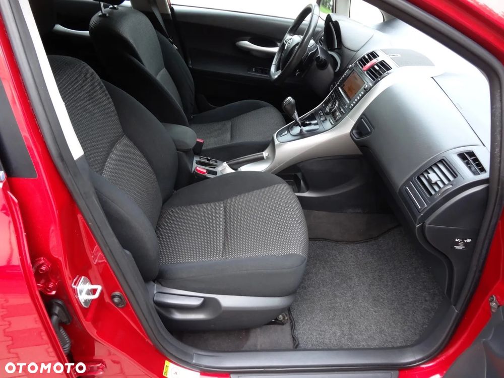 Toyota Auris 1.6 Premium MS - 23