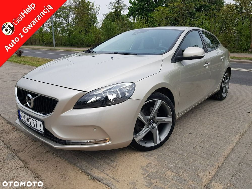 Volvo V40 T2 Momentum - 1