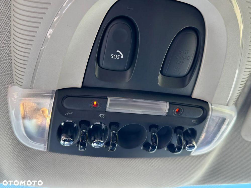 MINI Countryman One Essential Trim - 11