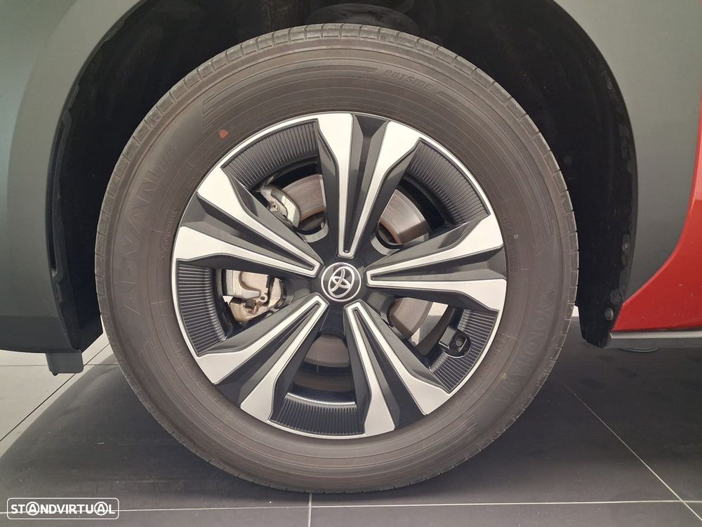 Toyota bZ4X - 12