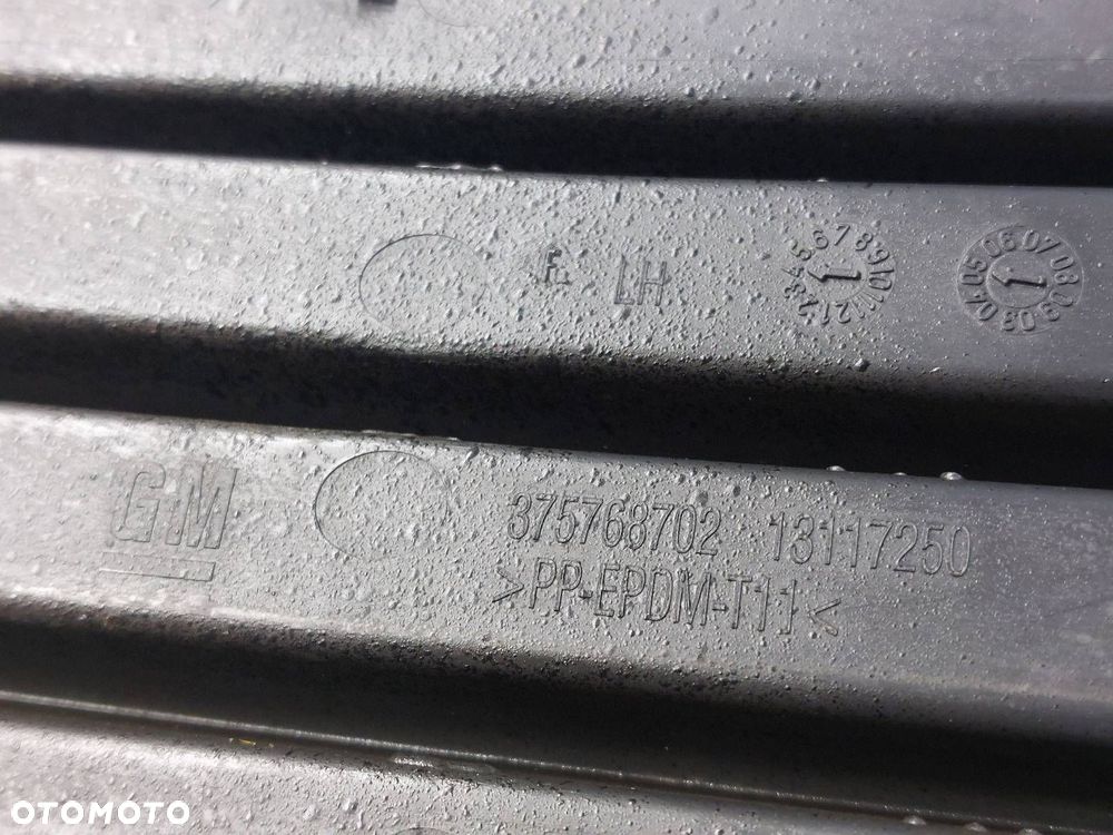 KRATKA ZDERZAKA PRZÓD KOMPLET + ZAŚLEPKA UCHA LISTWA OPEL ASTRA H Z157 - 11