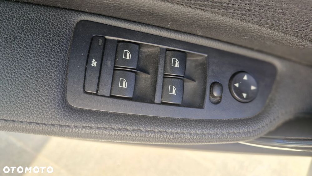 BMW Seria 1 118i Edition Sport - 8