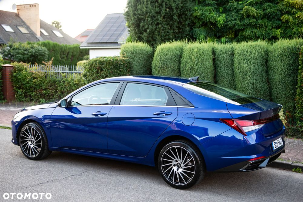 Hyundai Elantra 1.6 Executive - 12
