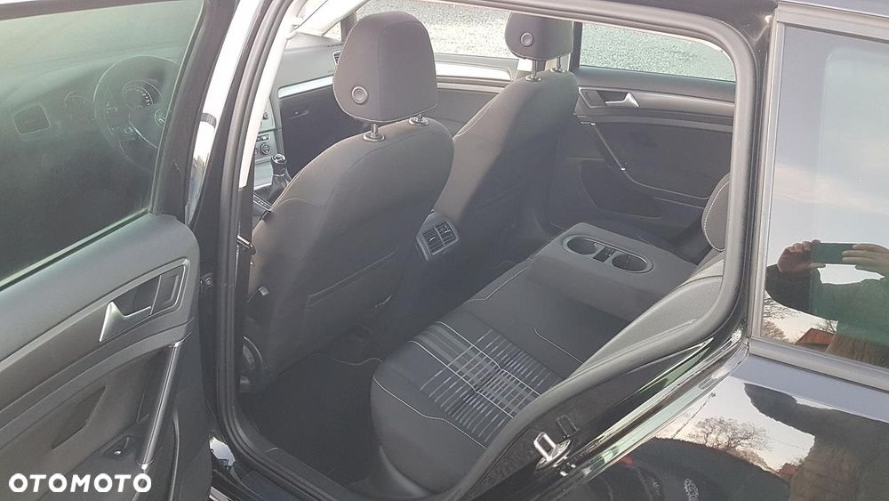 Volkswagen Golf Variant 2.0 TDI BlueMotion Technology Lounge - 24