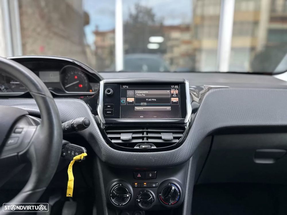 Peugeot 2008 1.2 PureTech Style - 23