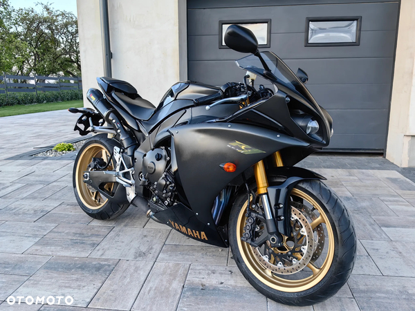 Yamaha R1