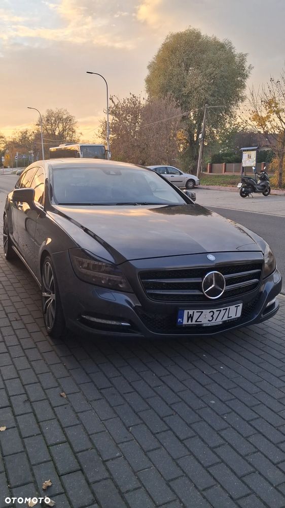 Mercedes-Benz CLS - 6