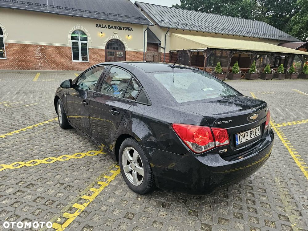 Chevrolet Cruze 1.6 LS - 18