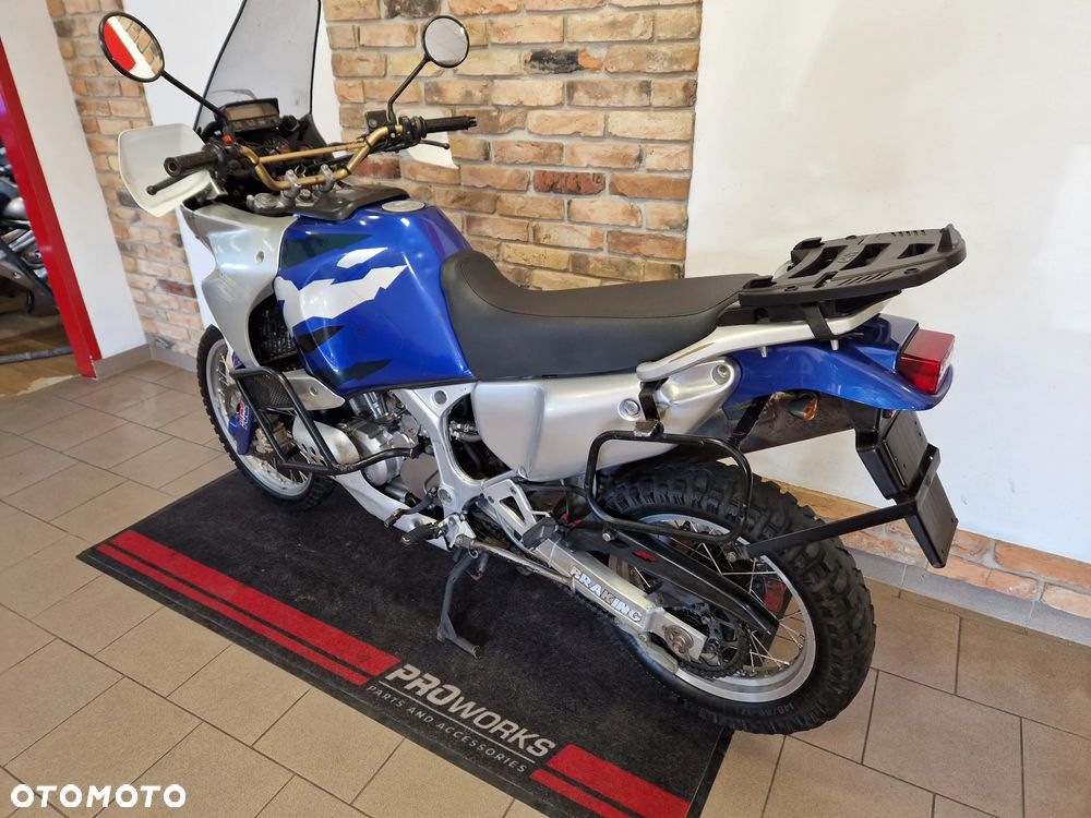 Honda XRV - 8