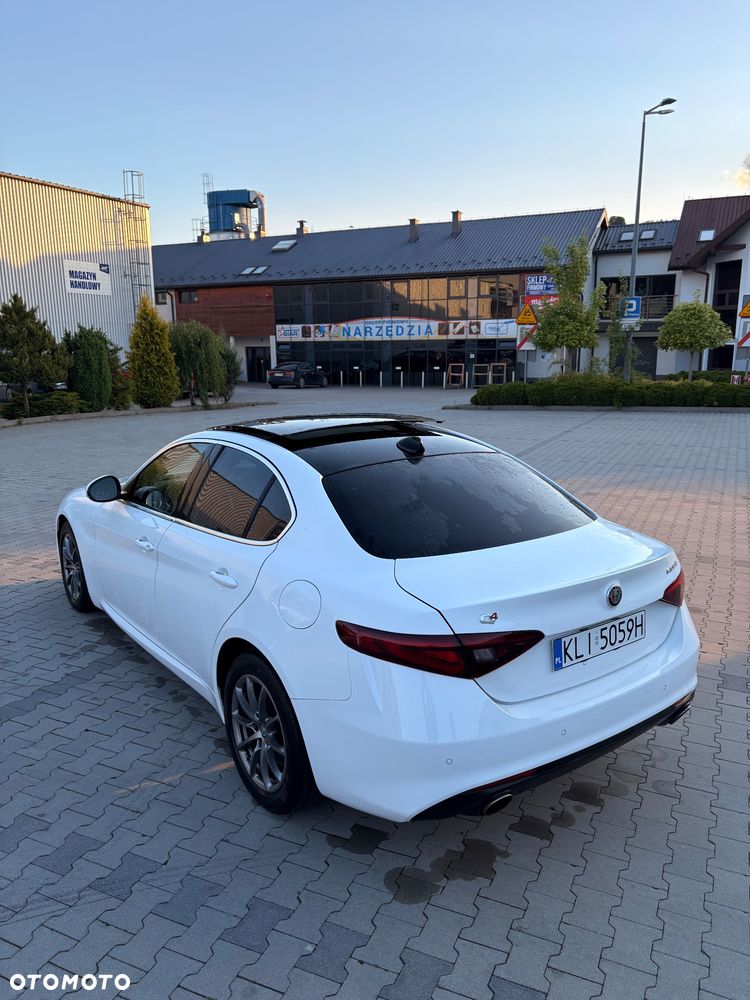 Alfa Romeo Giulia 2.0 Turbo TI Q4 - 7