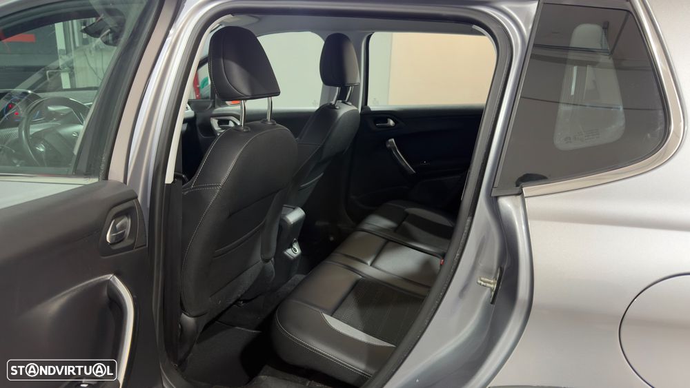 Peugeot 2008 1.6 BlueHDi Allure - 11