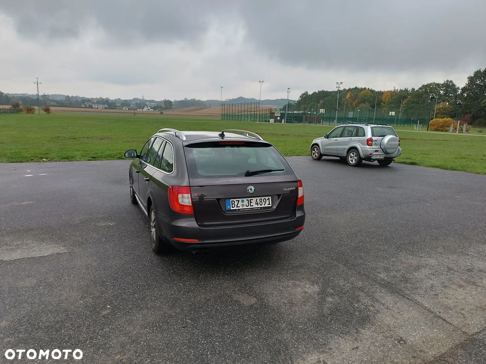 Skoda Superb Combi 2.0 TDI DSG Exclusive - 5