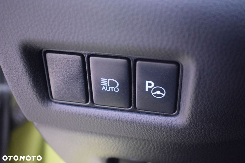 Toyota C-HR 1.8 Hybrid Neon Lime powered by JBL - 15