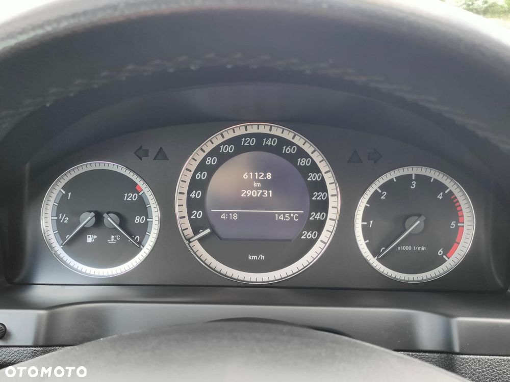 Mercedes-Benz Klasa C 200 CDI DPF (BlueEFFICIENCY) Avantgarde - 33