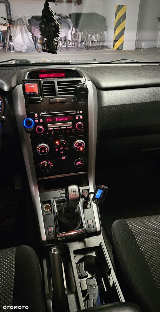 Suzuki Grand Vitara 2.0 - 14