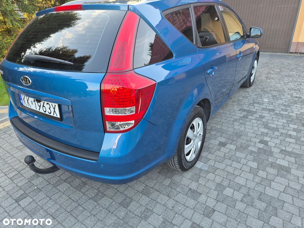 Kia Ceed - 9