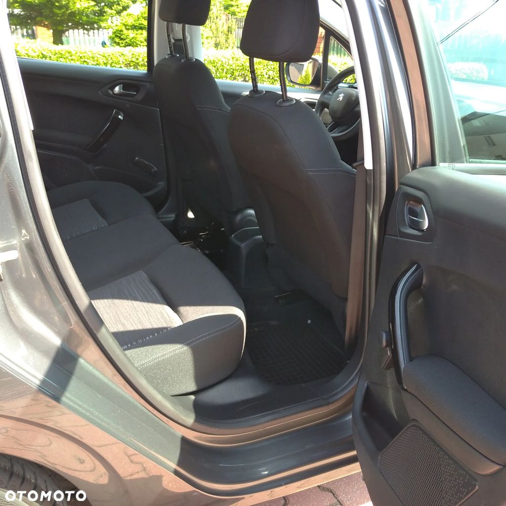 Peugeot 208 - 9