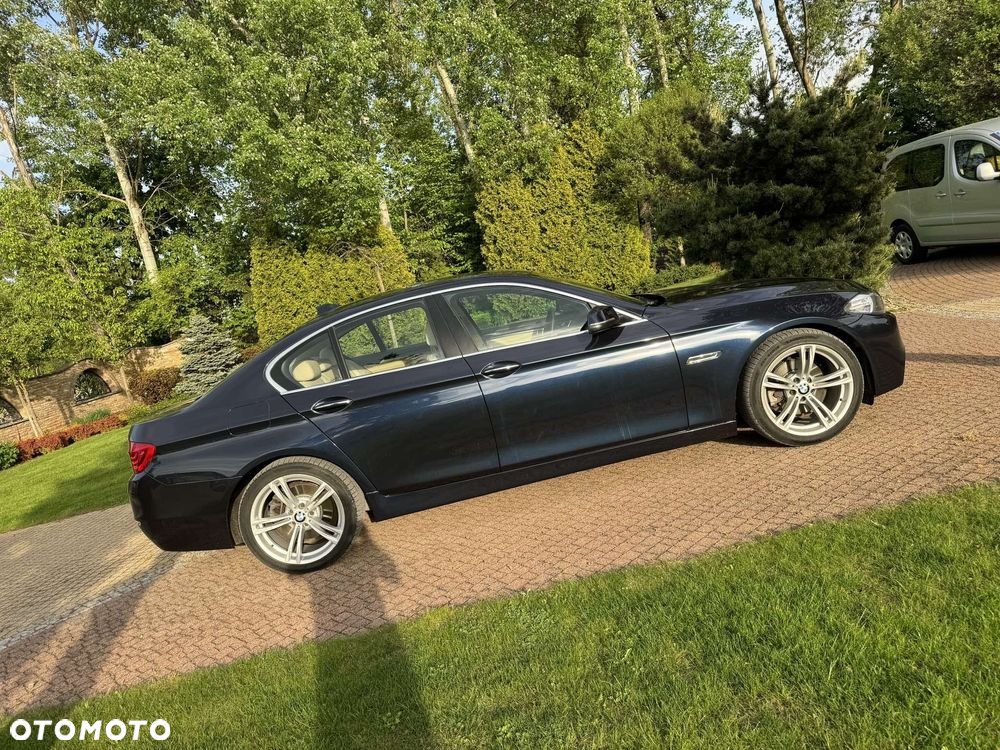BMW Seria 5 528i xDrive - 7