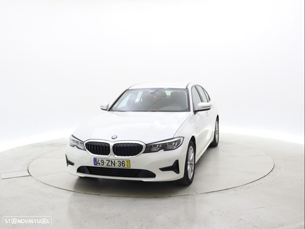 BMW 330 e Auto - 12