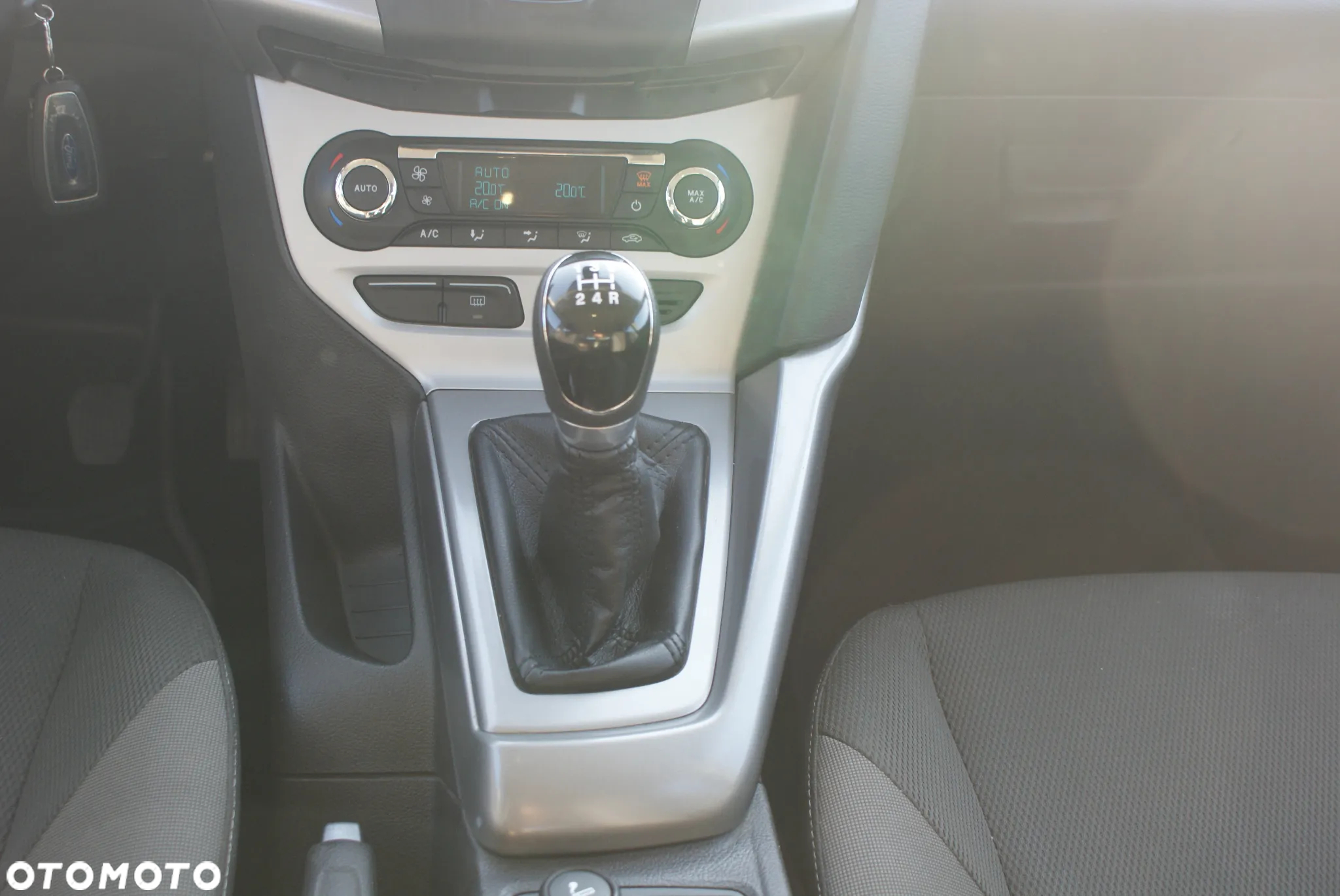 Ford Focus 1.6 Edition - 12