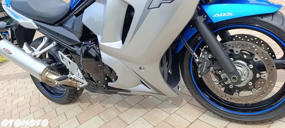 Suzuki GSX - 31