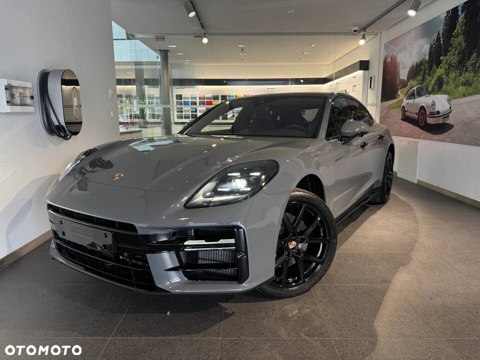 Porsche Panamera - 1