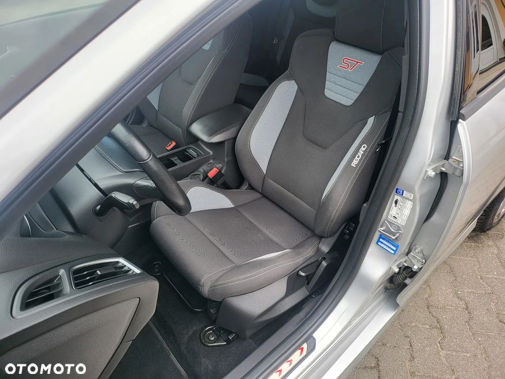 Ford Focus 2.0 TDCi ST-2 - 18