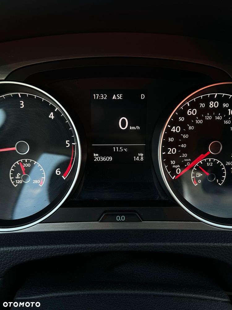 Volkswagen Golf - 12