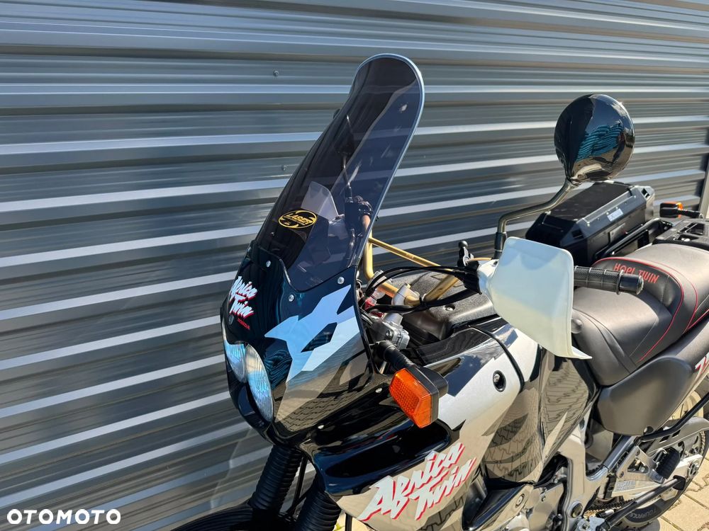 Honda XRV - 7