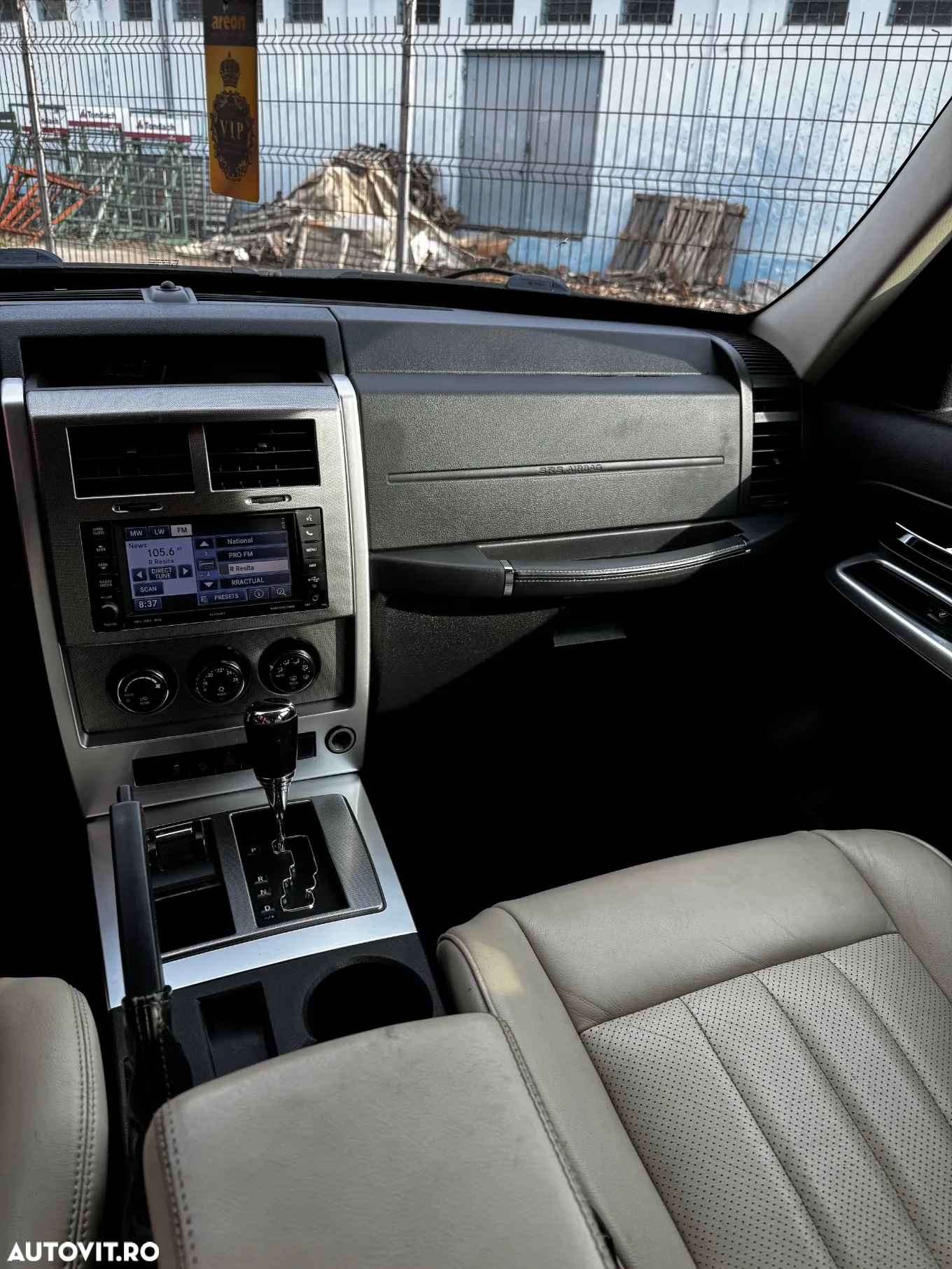 Jeep Cherokee - 13