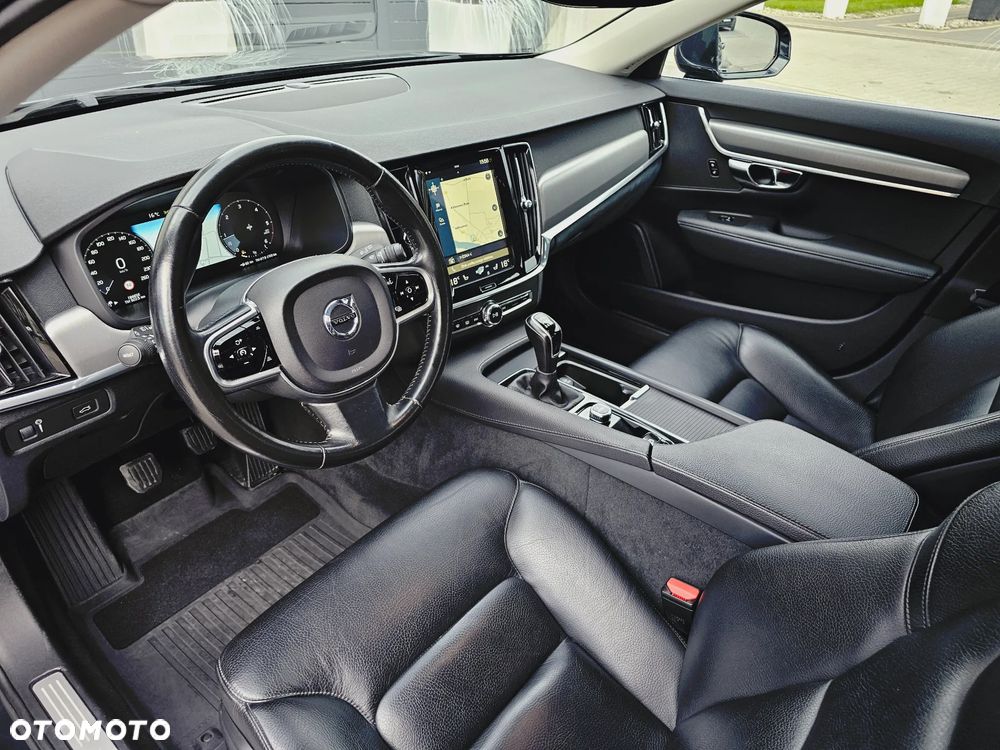 Volvo V90 D3 Momentum Pro - 4