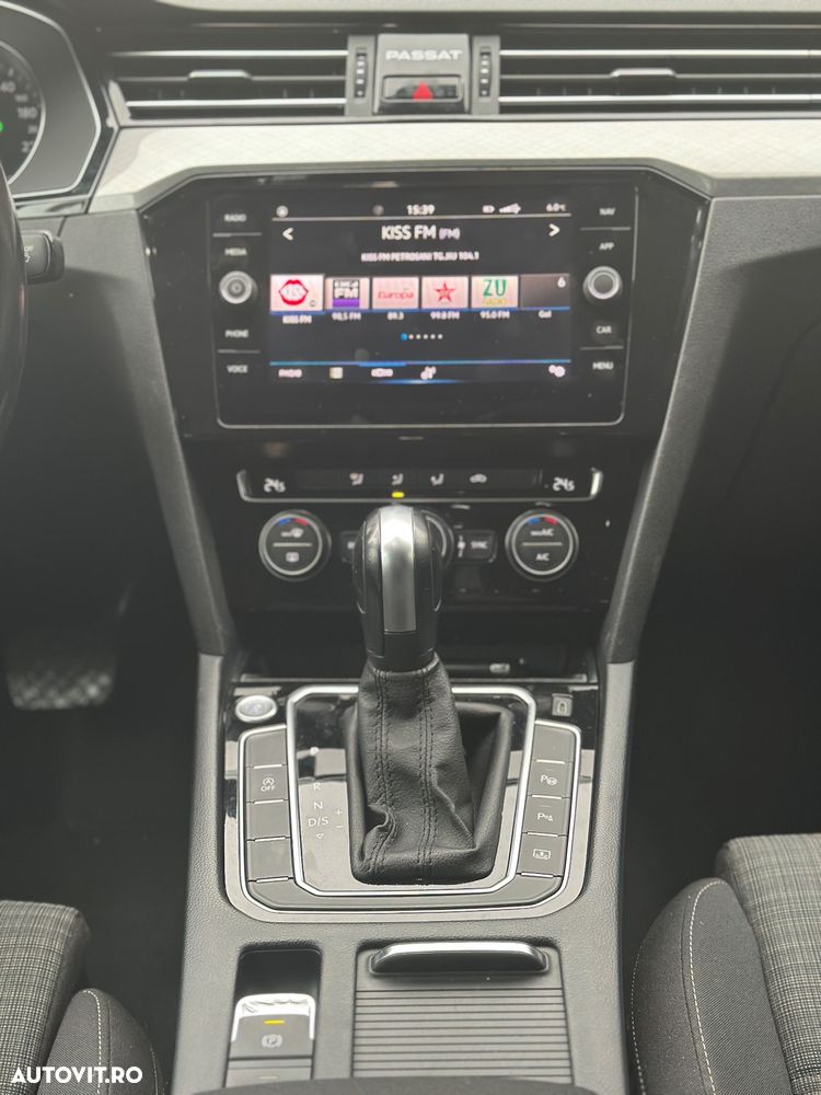 Volkswagen Passat - 10