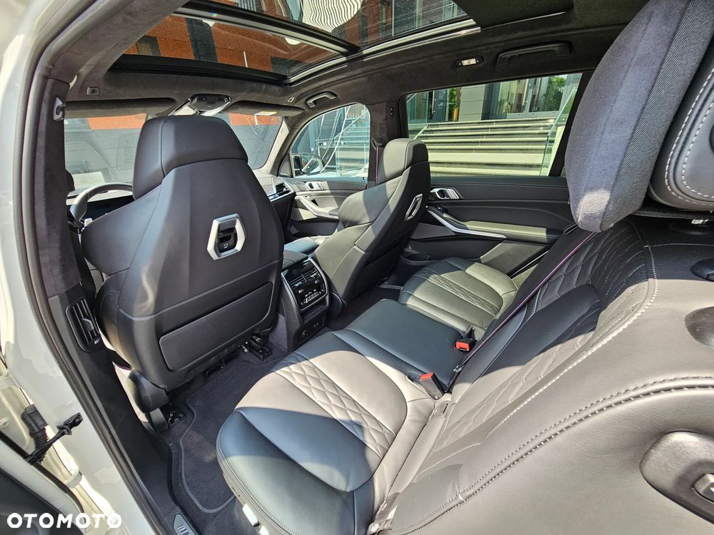 BMW X7 - 34