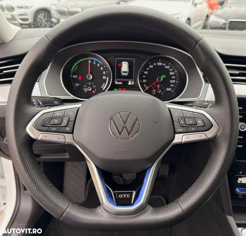 Volkswagen Passat - 25